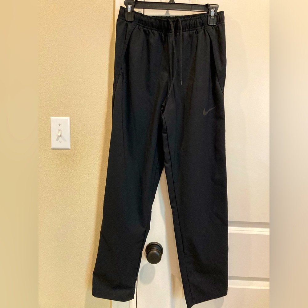 Nike Men’s lightweight black pants size Small